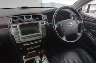 Toyota Crown vaihtoauto