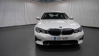 BMW 330 vaihtoauto