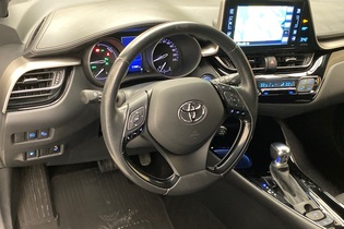 Toyota C-HR vaihtoauto