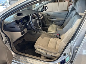 Honda Insight vaihtoauto