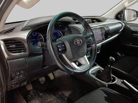 Toyota Hilux vaihtoauto