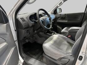 Toyota Hilux vaihtoauto