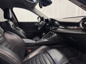 Alfa Romeo Giulia vaihtoauto