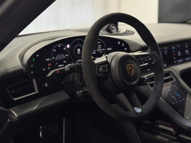 Porsche Taycan vaihtoauto