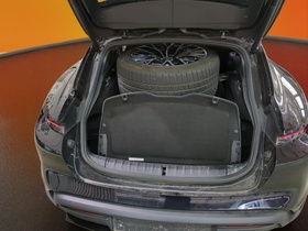 Porsche Taycan vaihtoauto