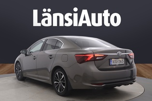 Toyota Avensis vaihtoauto