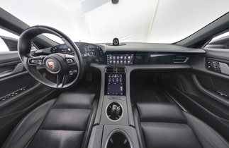 Porsche Taycan vaihtoauto