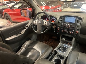 Nissan Navara vaihtoauto