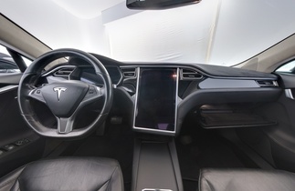 Tesla Model S vaihtoauto