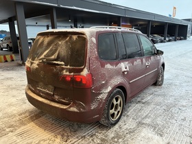 Volkswagen Touran vaihtoauto