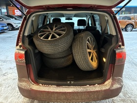 Volkswagen Touran vaihtoauto