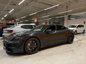 Porsche Taycan vaihtoauto