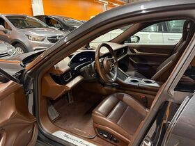 Porsche Taycan vaihtoauto