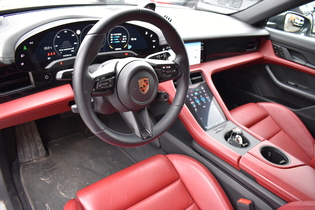 Porsche Taycan vaihtoauto
