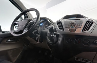 Ford Tourneo Custom vaihtoauto