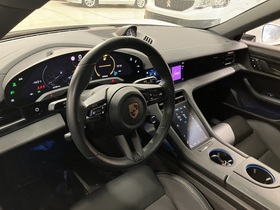 Porsche Taycan vaihtoauto