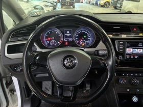 Volkswagen Touran vaihtoauto