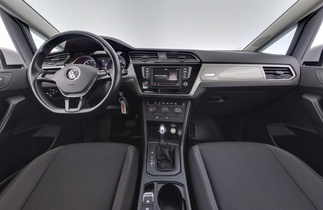 Volkswagen Touran vaihtoauto