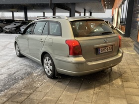 Toyota Avensis vaihtoauto