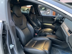 Tesla Model S vaihtoauto