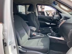 Nissan Navara vaihtoauto