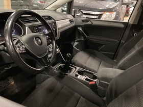 Volkswagen Touran vaihtoauto