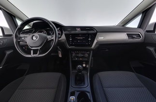 Volkswagen Touran vaihtoauto