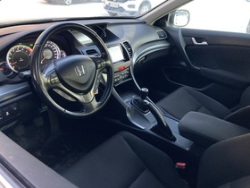 Honda Accord vaihtoauto