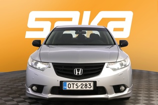 Honda Accord vaihtoauto