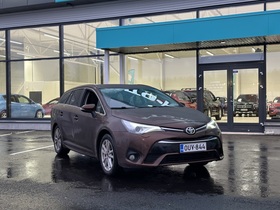 Toyota Avensis vaihtoauto