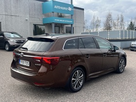 Toyota Avensis vaihtoauto