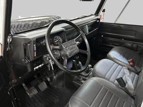 Land Rover Defender vaihtoauto