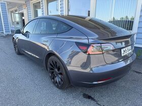 Tesla Model 3 vaihtoauto