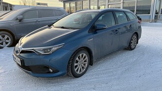 Toyota Auris vaihtoauto