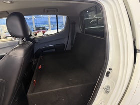 Mitsubishi L200 vaihtoauto