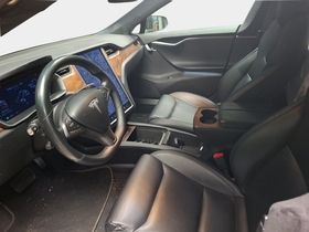 Tesla Model S vaihtoauto