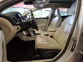 Volvo V40 Cross Country vaihtoauto