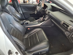Lexus IS vaihtoauto