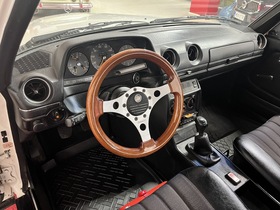 Mercedes-Benz 230 vaihtoauto