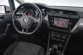 Volkswagen Touran vaihtoauto