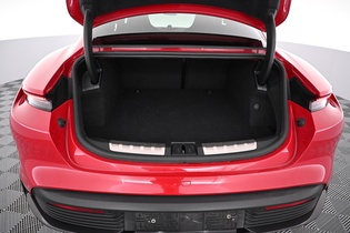 Porsche Taycan vaihtoauto