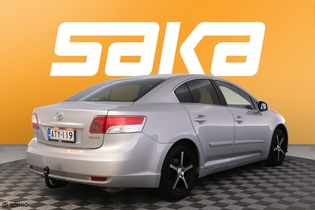 Toyota Avensis vaihtoauto