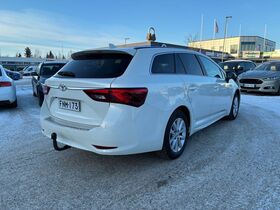 Toyota Avensis vaihtoauto