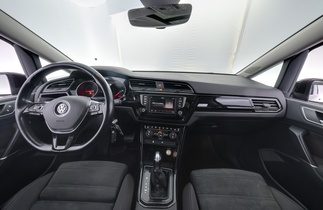 Volkswagen Touran vaihtoauto