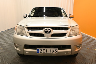 Toyota Hilux vaihtoauto