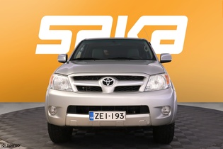 Toyota Hilux vaihtoauto