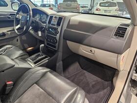 Chrysler 300C vaihtoauto