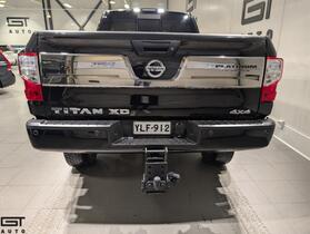 Nissan Titan vaihtoauto