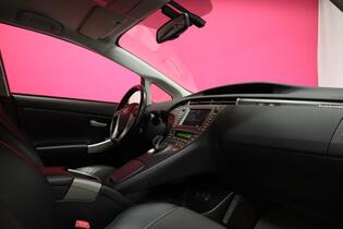 Toyota Prius PHEV vaihtoauto