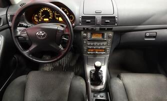 Toyota Avensis vaihtoauto